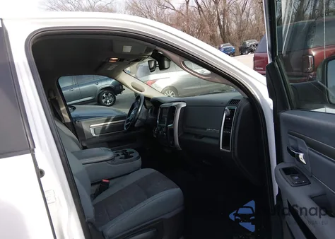 2019 Ram 1500 Classic Big Horn 4X4 6'4 Box z USA, uszkodzony, nr VIN 1C6RR7TT3KS567085